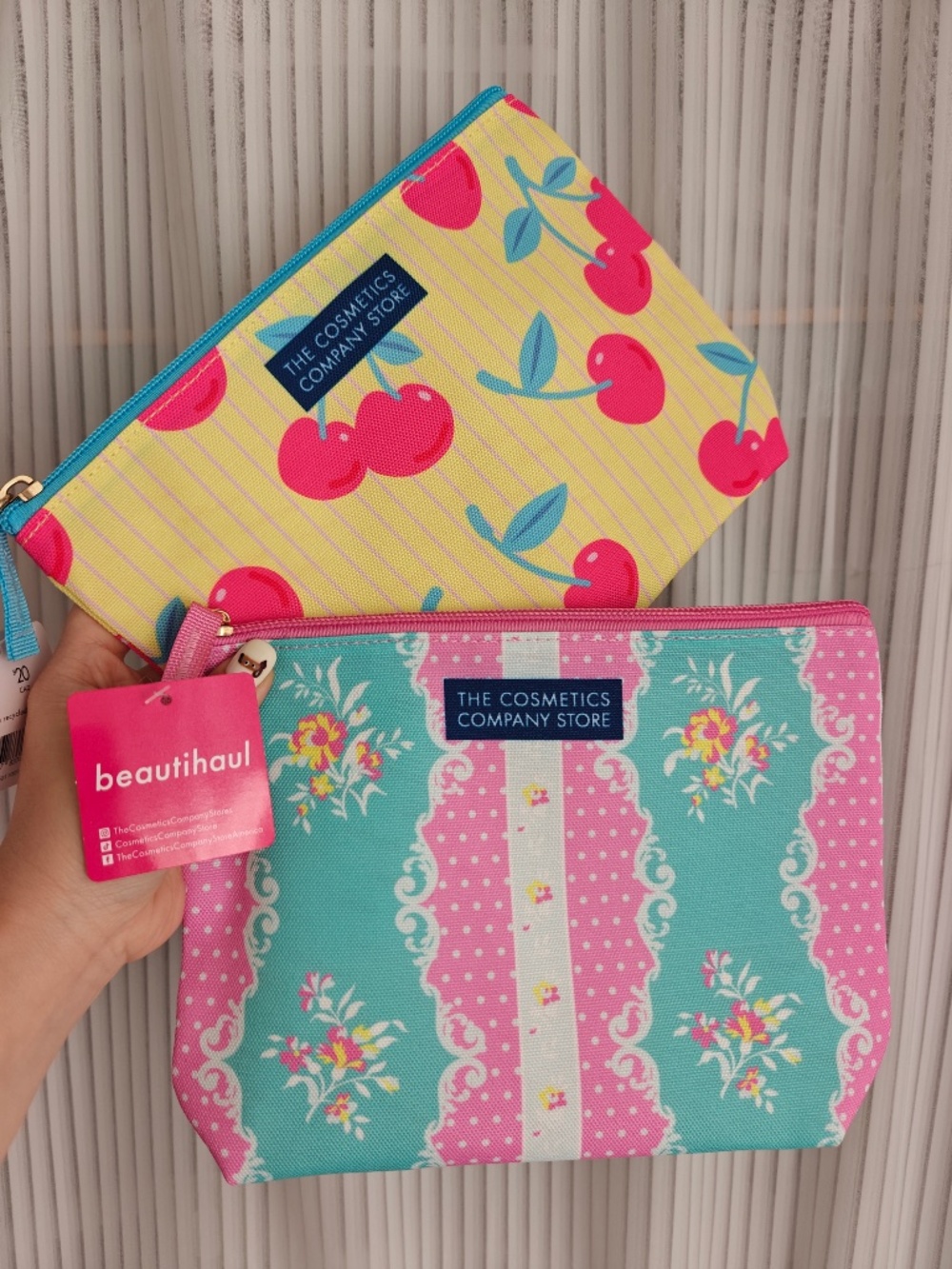 2 New The Cosmetics Company Store Cosmetic/Makeup Bags